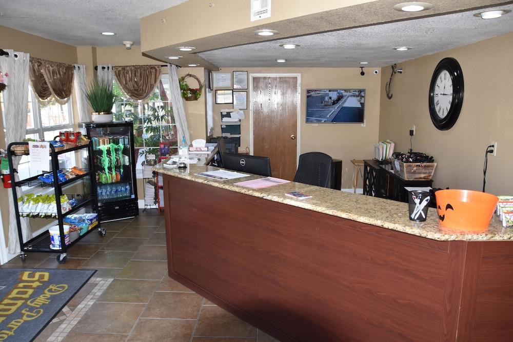 Docker'S Inn Branson Bagian luar foto