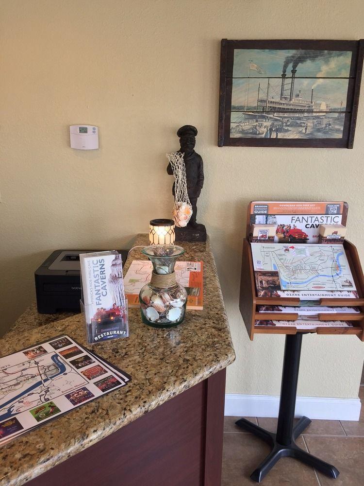 Docker'S Inn Branson Bagian luar foto