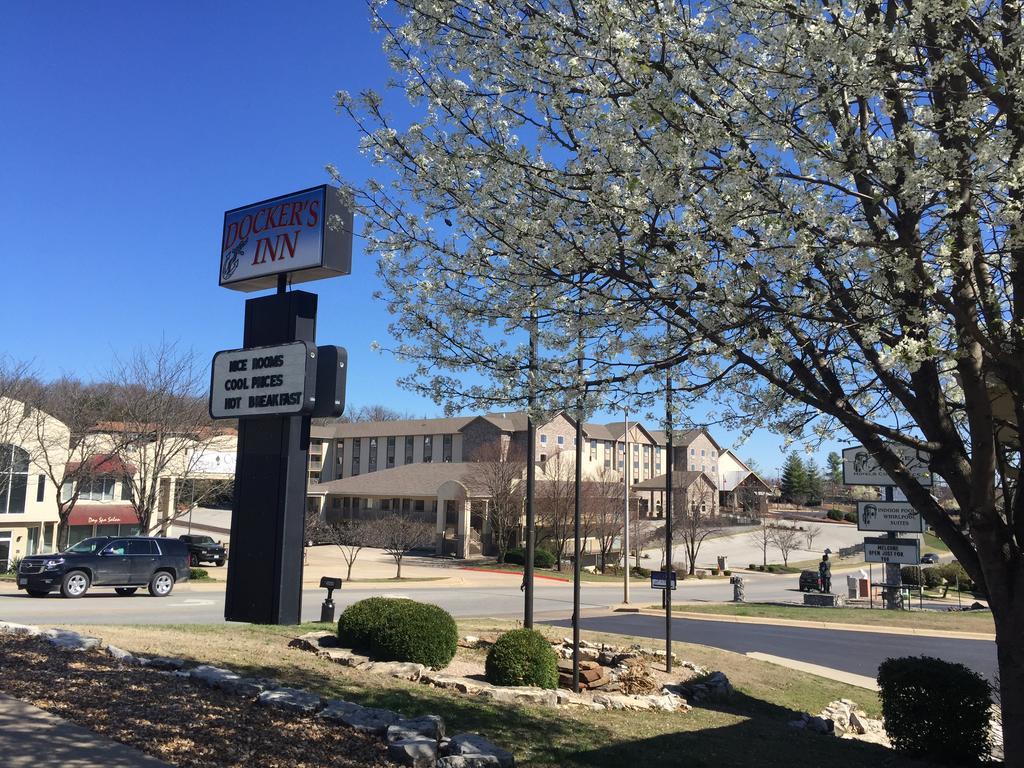 Docker'S Inn Branson Bagian luar foto
