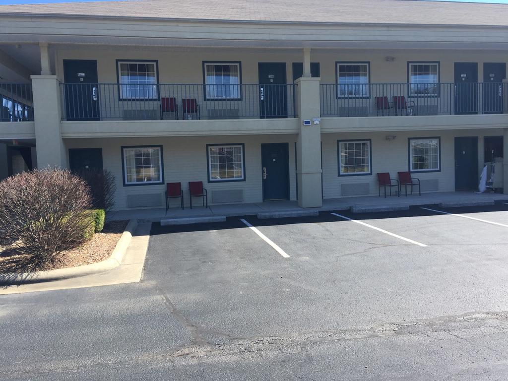 Docker'S Inn Branson Bagian luar foto