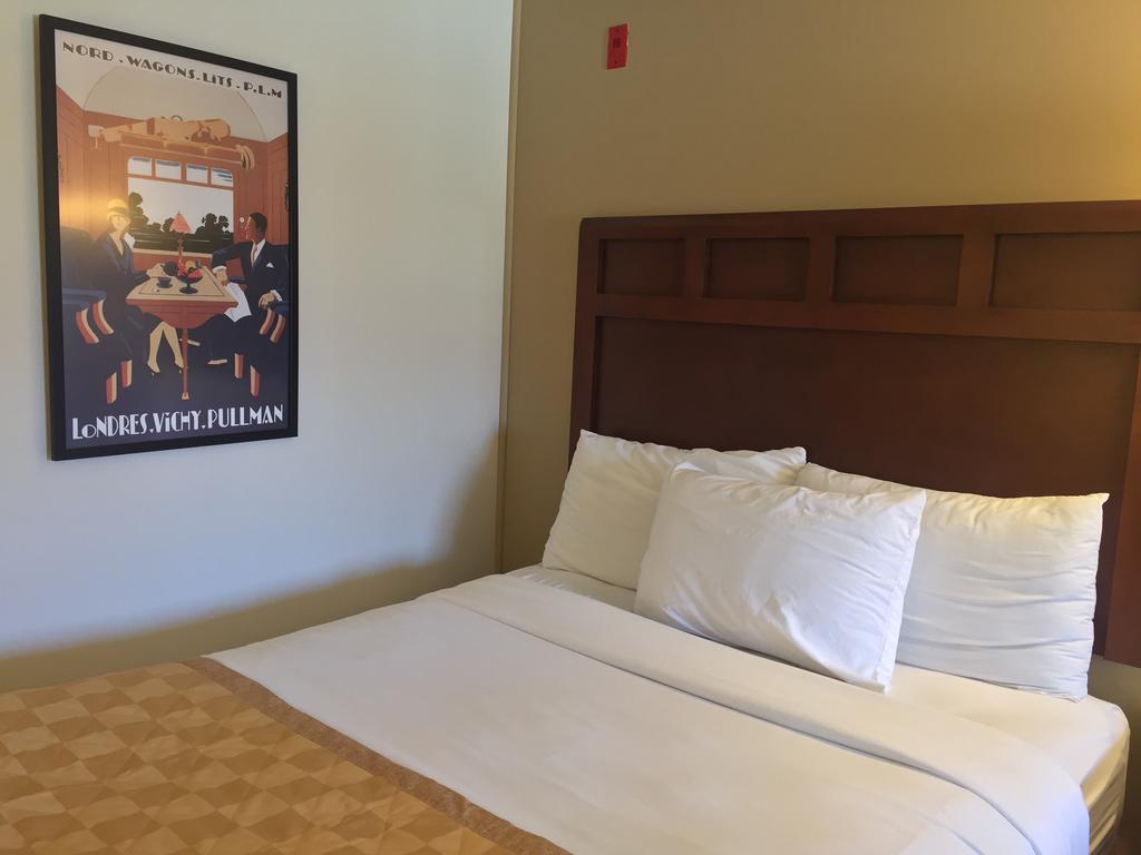 Docker'S Inn Branson Bagian luar foto