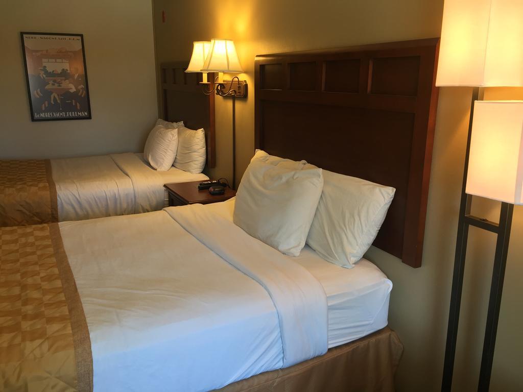Docker'S Inn Branson Bagian luar foto