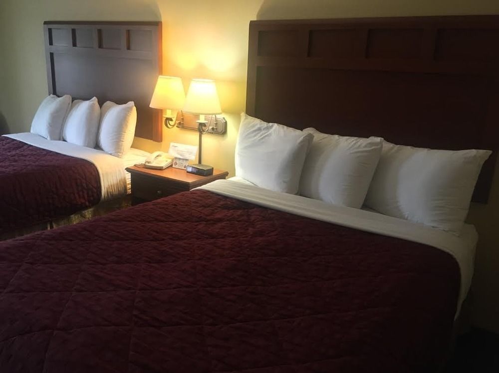 Docker'S Inn Branson Bagian luar foto