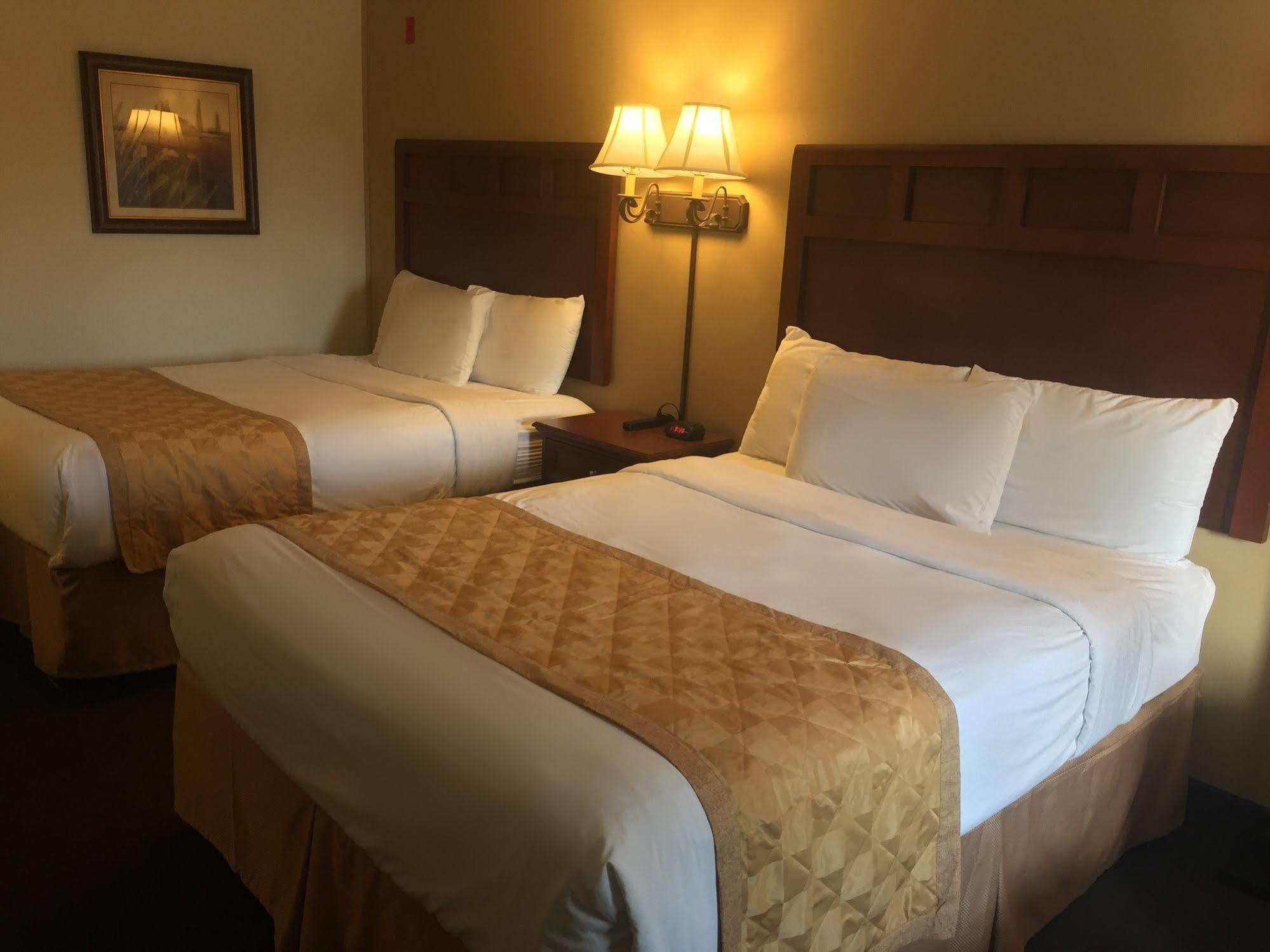 Docker'S Inn Branson Bagian luar foto